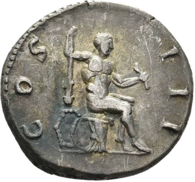 RIC II Hadrian 149c Hadrian reverse, Hercules sitzt auf Kürass nach r. Er stützt seine r. Hand auf seine Keule, die auf zw...