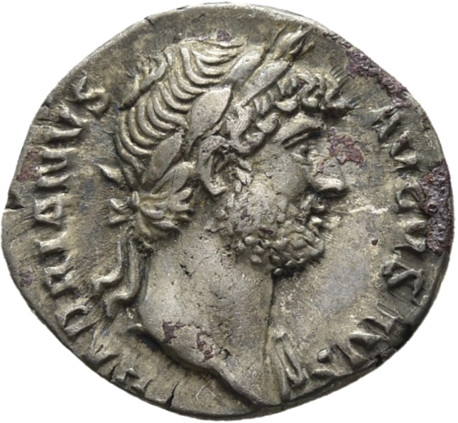 RIC II Hadrian 173d Hadrian obverse, Kopf des Hadrianus mit Lorbeerkranz und Gewandspuren an der l. Schulter nach r.