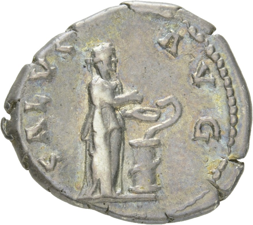 RIC II Hadrian 267d Hadrian reverse, Salus steht nach r. Sie hält in der r. Hand eine Schale (patera) und füttert eine sic...