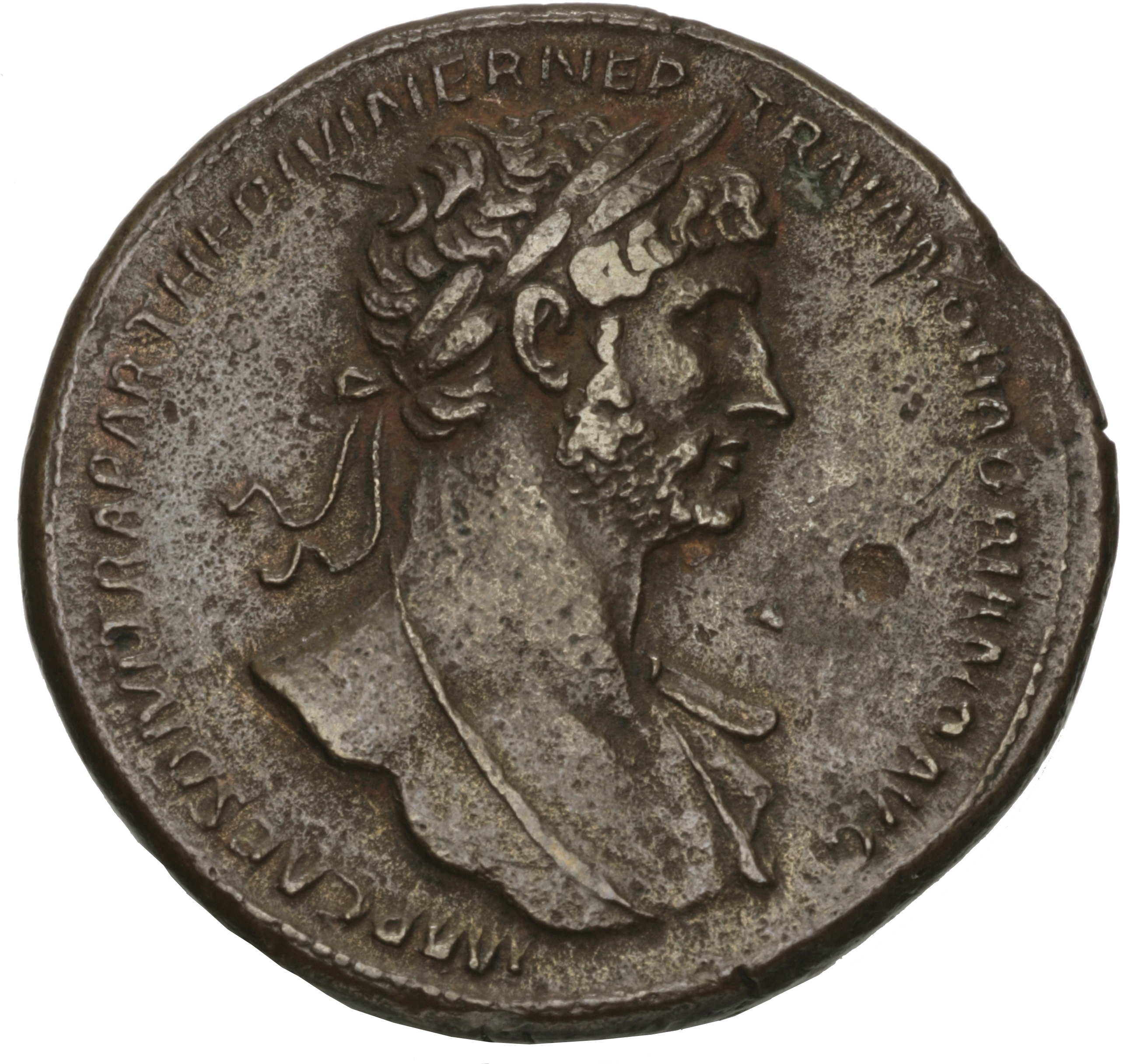 RIC II Hadrian 540 Hadrian obverse, Drapierte Panzerbüste des Hadrians mit Lorbeerkranz nach rechts.