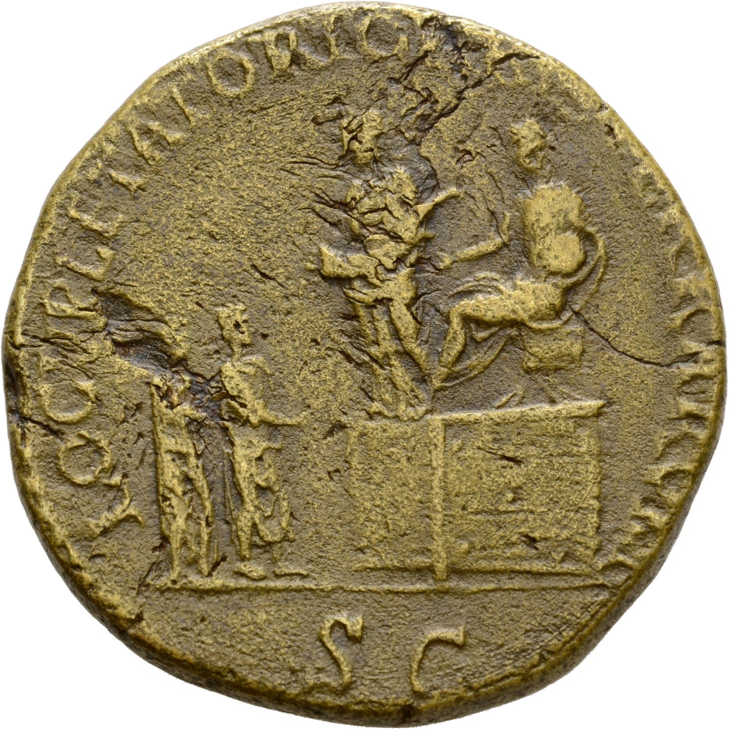 RIC II Hadrian 585A Hadrian reverse, Hadrianus sitzt auf Podest. Vor ihm steht Felicitas mit Füllhorn (cornucopiae). Vor d...
