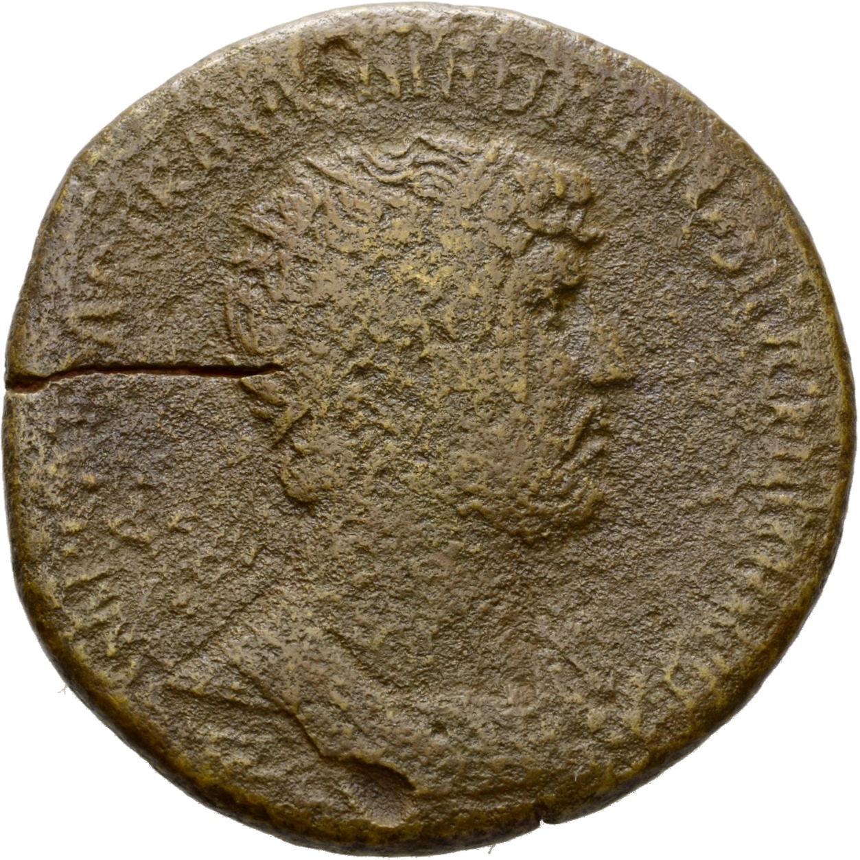 RIC II Hadrian 599B Hadrian obverse, Drapierte Panzerbüste des Hadrianus mit Strahlenkrone in der Brustansicht nach r.