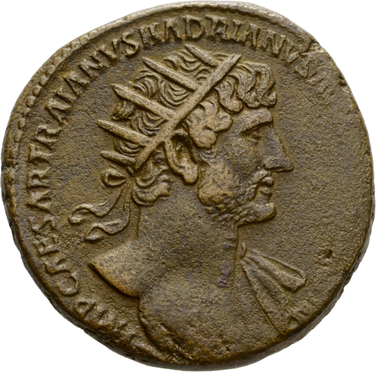 RIC II Hadrian 604A Hadrian obverse, Drapierte Büste des Hadrianus mit Strahlenkrone in der Brustansicht nach r.