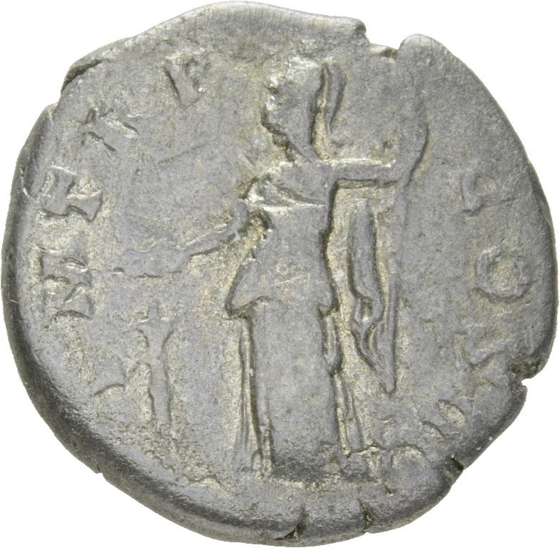 RIC II Hadrian 71b Hadrian reverse, Minerva steht in der Vorderansicht, den Kopf nach l. Sie opfert mit Schale (patera) üb...