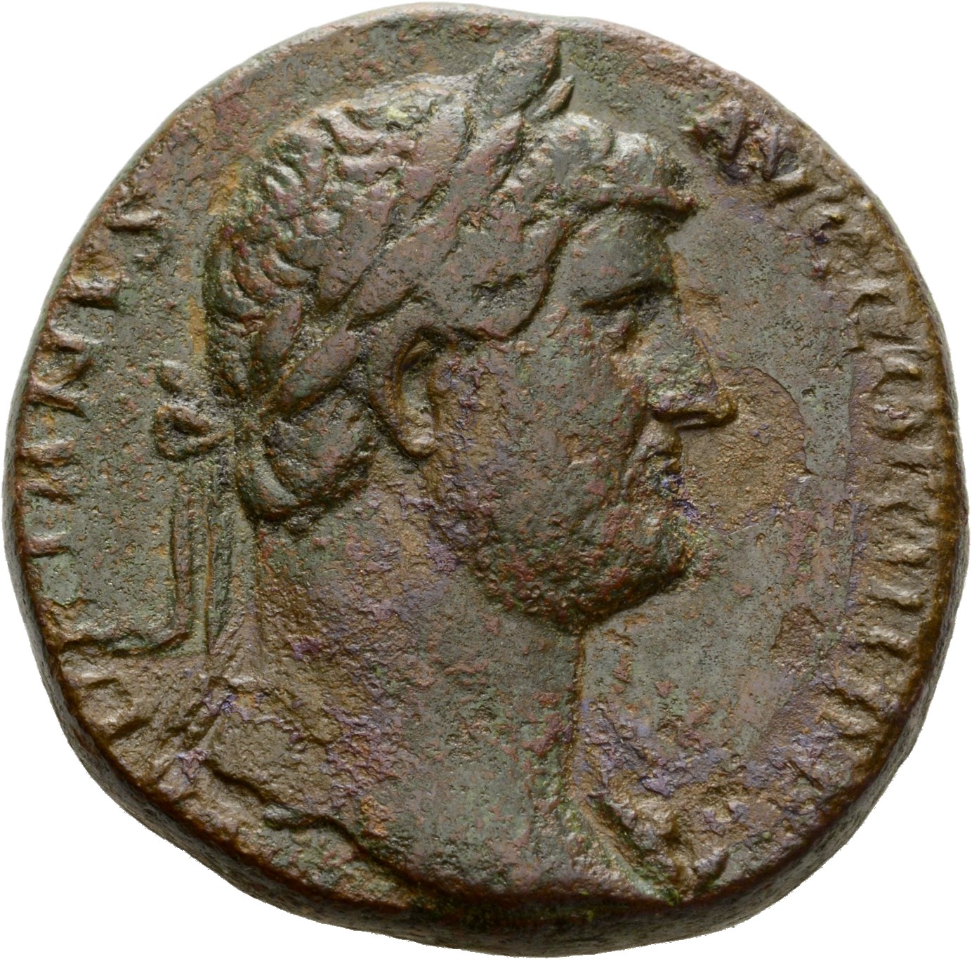 RIC II Hadrian 749e Hadrian obverse, Drapierte Büste des Hadrianus mit Lorbeerkranz in der Brustansicht nach r.