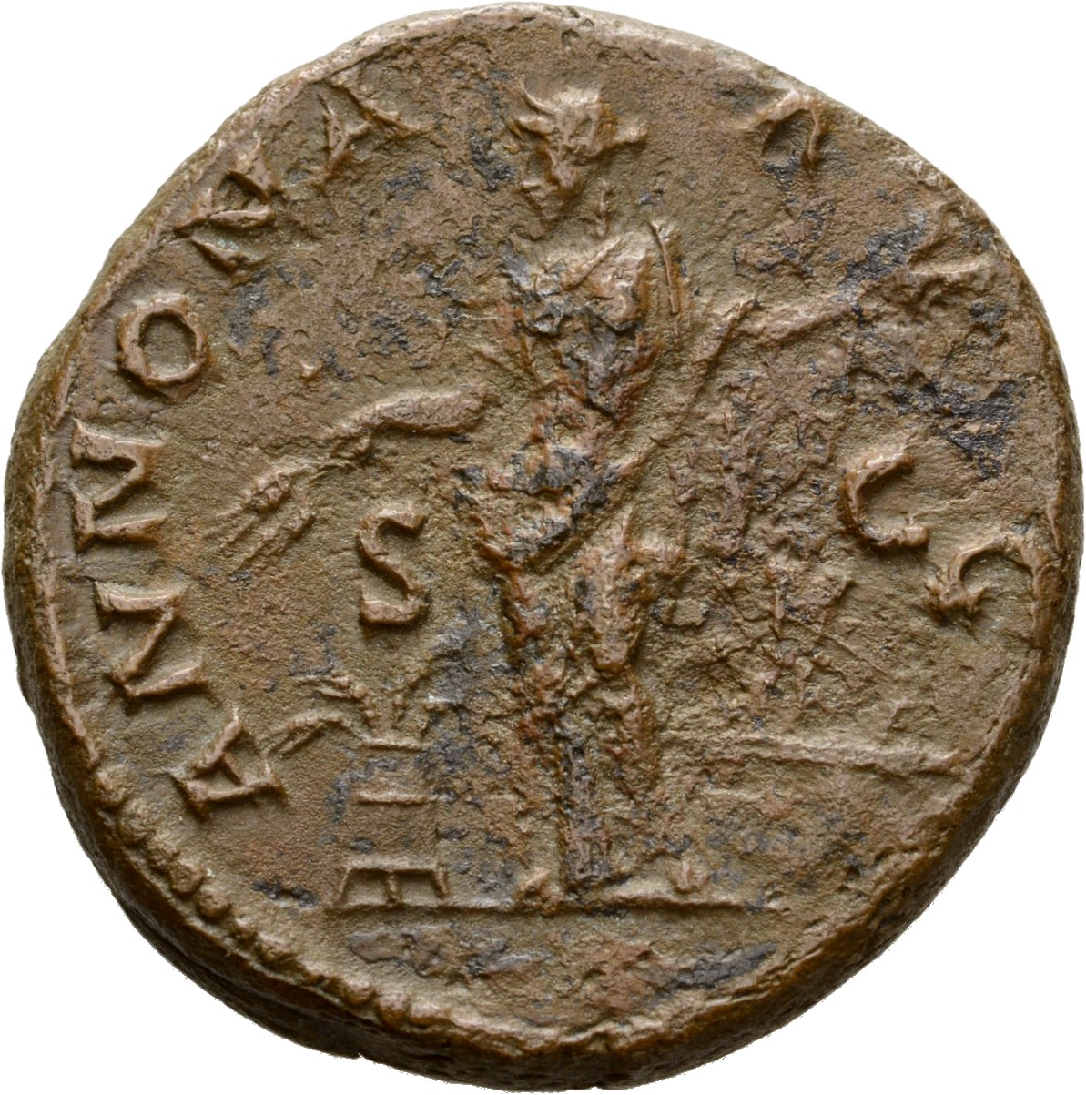 RIC II Hadrian 796a (as) Hadrian reverse, Annona steht in der Vorderansicht, den Kopf nach l., mit der r. Hand hält sie Ko...