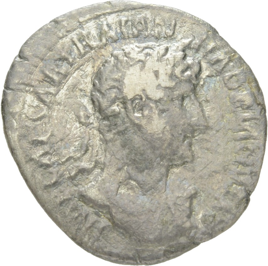 RIC II Hadrian 83b Hadrian obverse, Drapierte Büste des Hadrianus mit Lorbeerkranz in Brustansicht nach r.