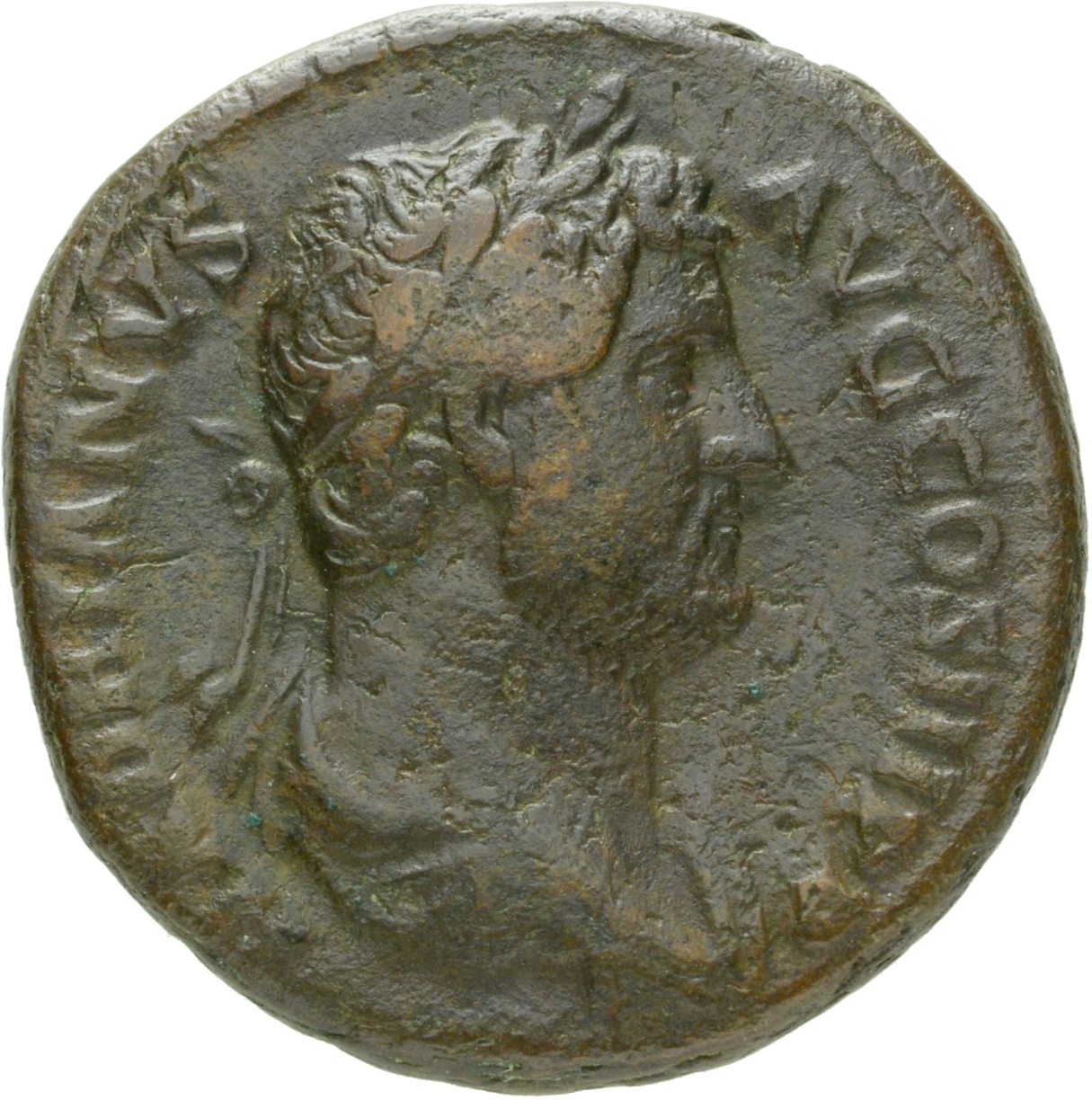RIC II Hadrian 951f (as) Hadrian obverse, Drapierte Büste des Hadrianus mit Lorbeerkranz in der Rückenansicht nach r.