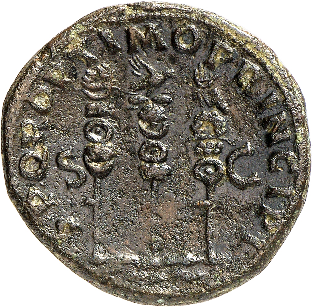 RIC II Trajan 588 Trajan reverse, Aquila between two standards