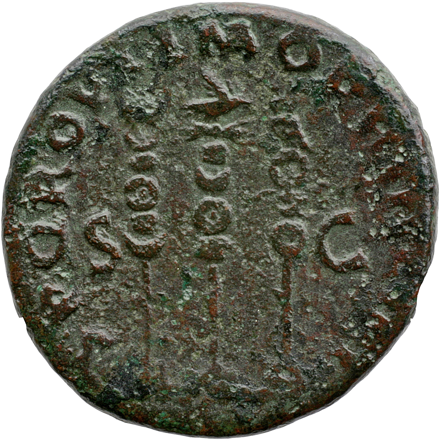 Trajan reverse — Aquila between two standards