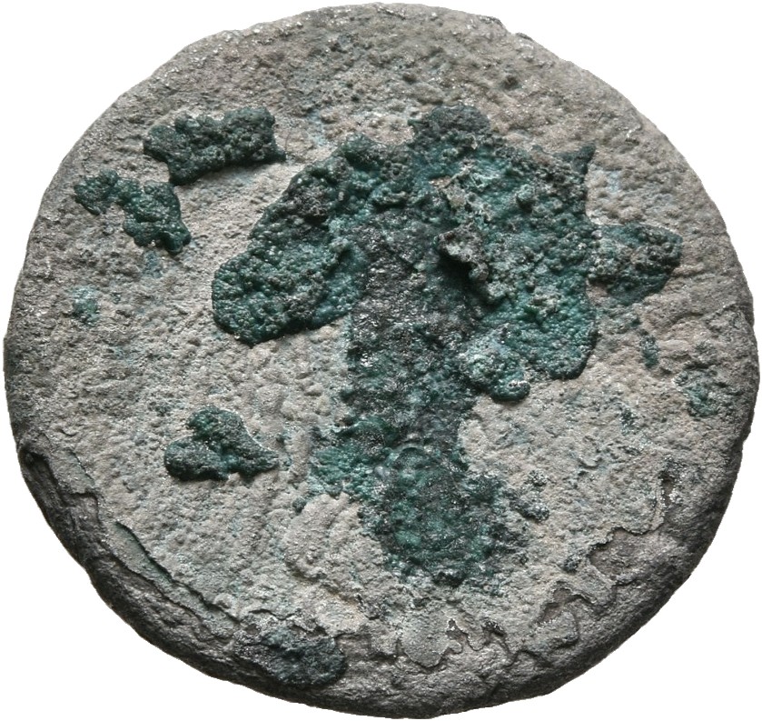 RIC II Trajan 61 Trajan reverse, Victory advancing right, holding wreath and palm