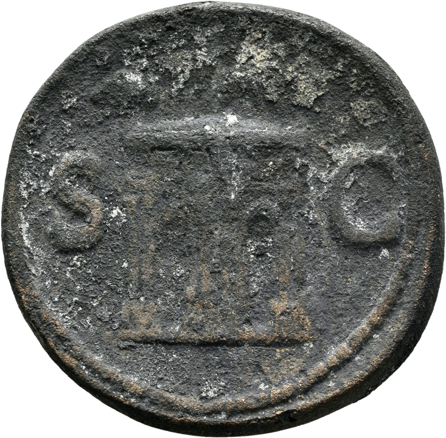 RIC II, Part 1 (second edition) Domitian 796 Domitian reverse, Two arch triumphal arch surmounted by quadriga driven by tw...