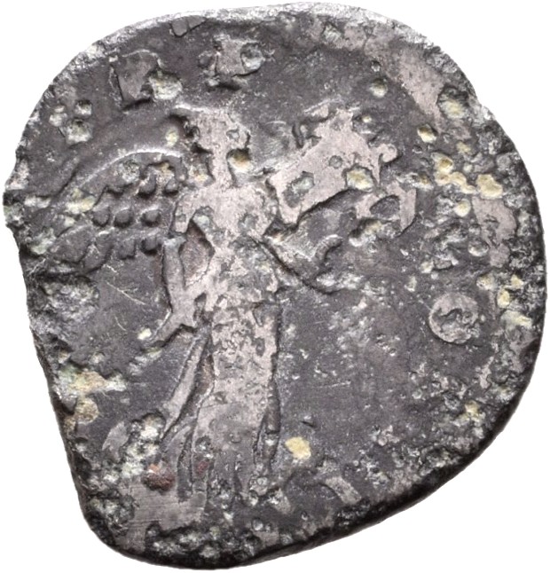 RIC II, Part 3 (second edition) Hadrian 400A Hadrian reverse, Victory flying right, holding trophy in both hands