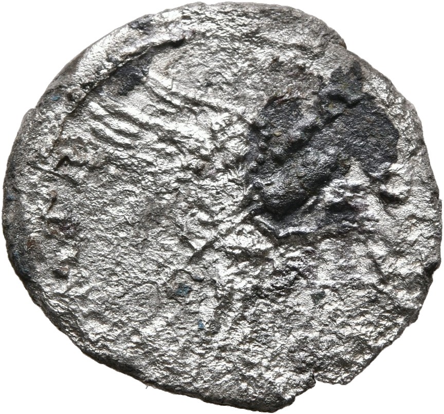RIC II, Part 3 (second edition) Hadrian 401 Hadrian reverse, Victory flying right, holding trophy in both hands