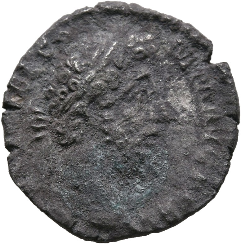 RIC III Commodus 240 Commodus obverse, Head of Commodus, laureate, right