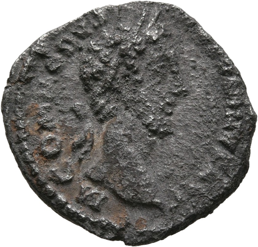 RIC III Commodus 33a Commodus obverse, Head of Commodus, laureate, right
