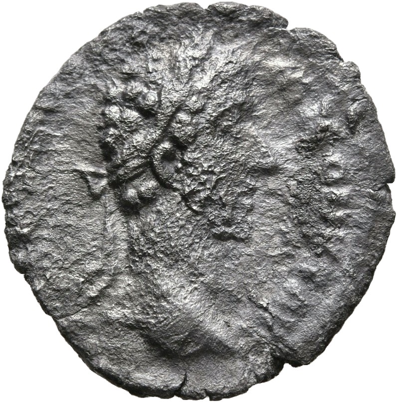 RIC III Commodus 36b Commodus obverse, Head of Commodus, laureate, right