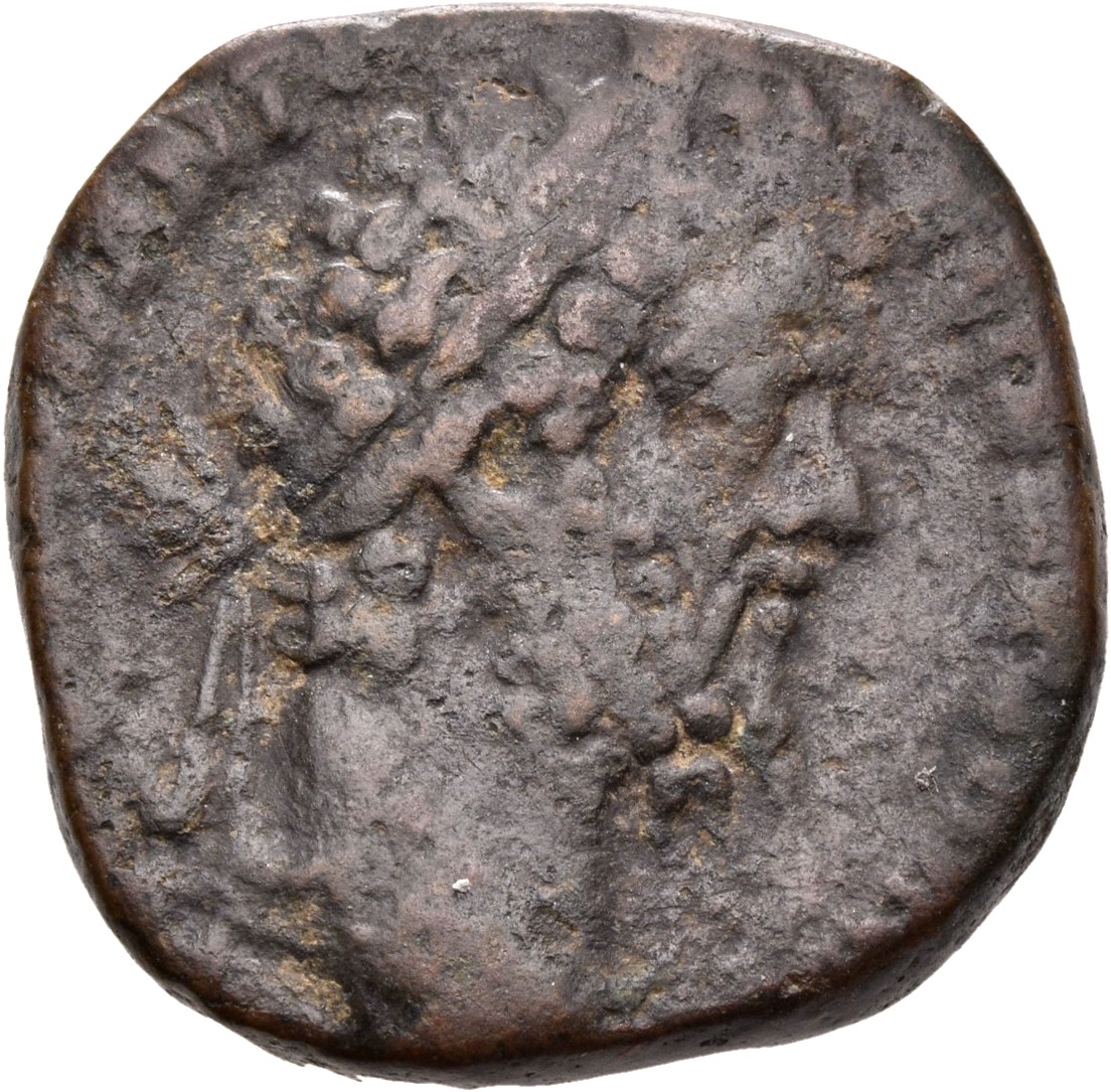 RIC III Commodus 526 Commodus obverse, Head of Commodus, laureate, right