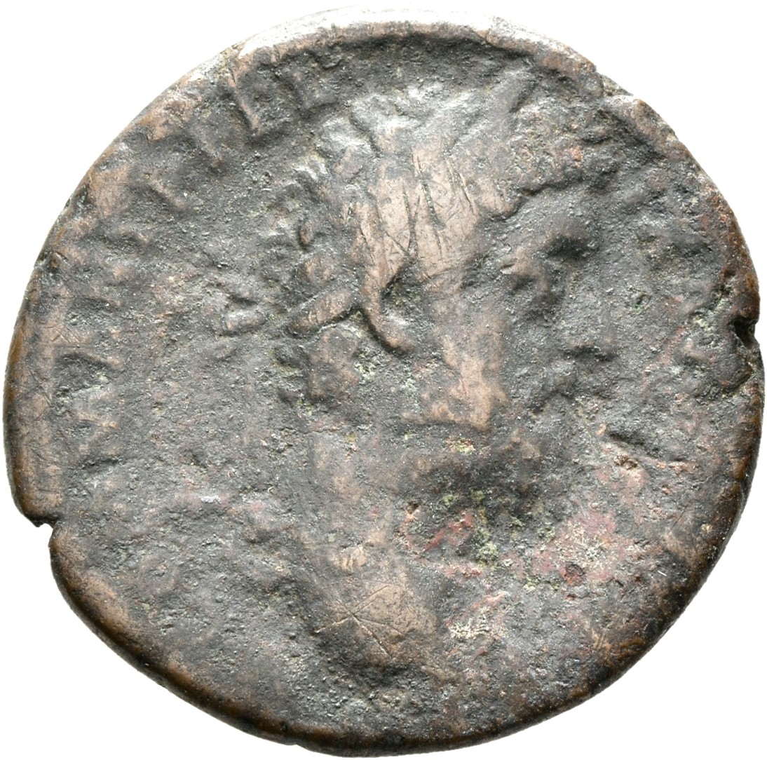 RIC III Commodus 574 Commodus obverse, Head of Commodus, laureate, right