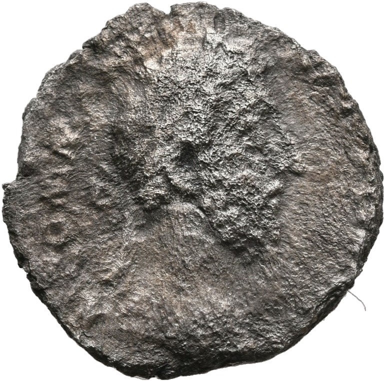 RIC III Commodus 90b Commodus obverse, Head of Commodus, laureate, right