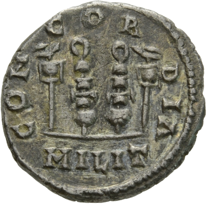 RIC IV Elagabalus 187a Elagabalus reverse, Two standards with vexillum surmounted by legionary eagle to either side
