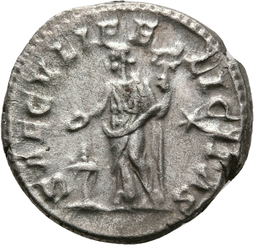 RIC IV Elagabalus 271 Elagabalus reverse, Felicitas, draped, standing left, sacrifcing with patera in right hand over ligh...