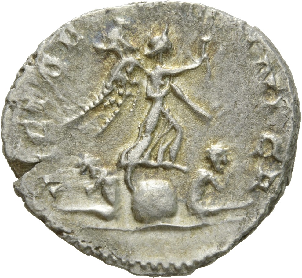 RIC V Gallienus (joint reign) 49f Valerian reverse, Victory, winged, draped, standing on globe; flanked on each side by ca...