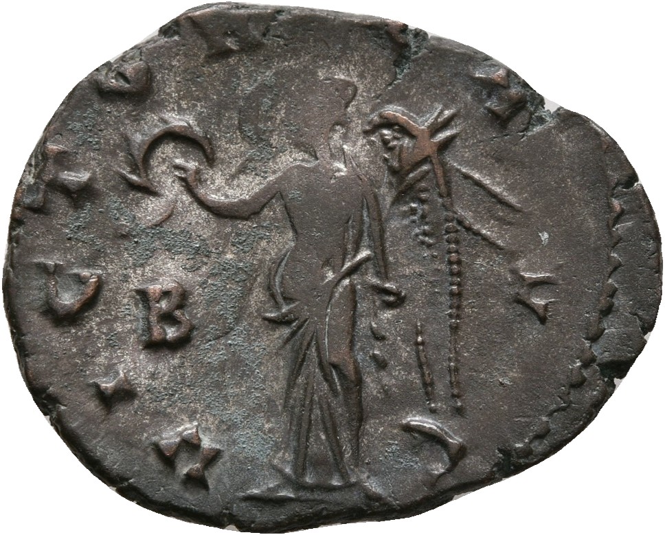 RIC V Gallienus 587k: Subtype 4 Gallienus reverse, Victory, winged, draped, standing left, holding wreath in right hand an...