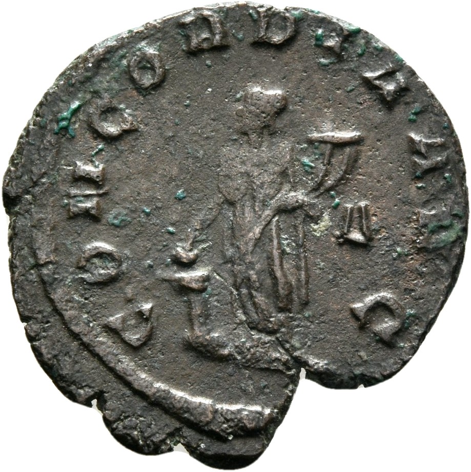 RIC V Quintillus 13 Quintillus reverse — Concordia, draped, standing left, sacrificing out of patera in right hand at alta...