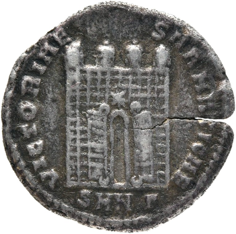 RIC VI Nicomedia 25a Diocletian reverse — Four-turreted gateway, open, doors thrown back; above gate, star