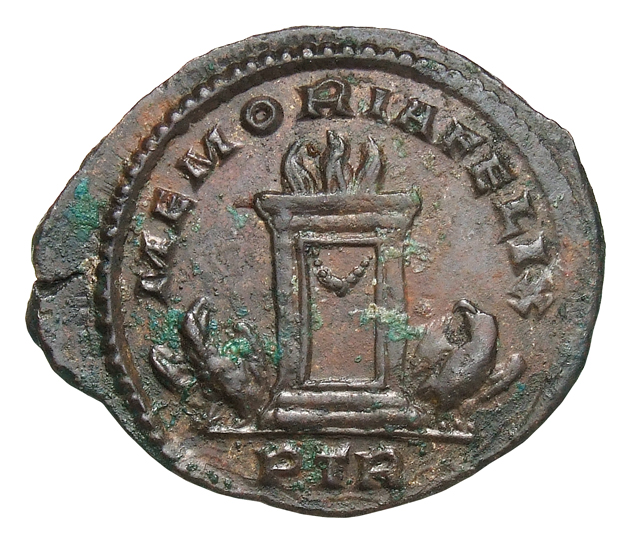 RIC VI Treveri 790 Constantine I reverse, Altar, lighted and garlanded; on either side, eagle