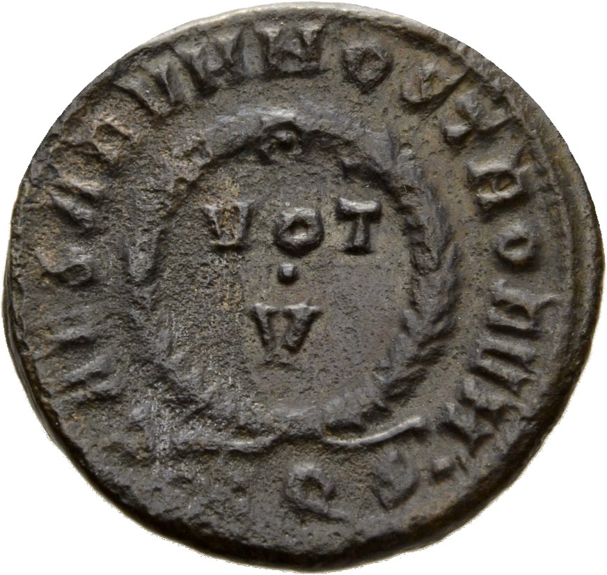RIC VII Aquileia 87 Constantine I reverse, VOT/V within a laurel wreath