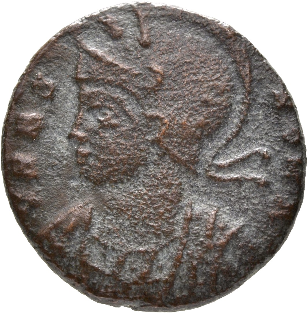 Constantine I obverse — Bust of Roma, helmeted, wearing imperial cloak, left