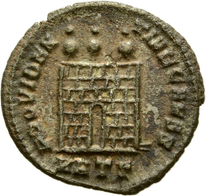 RIC VII Heraclea 18 Licinius reverse, Camp gate with three turrets, without doors, with varying number of stone layers