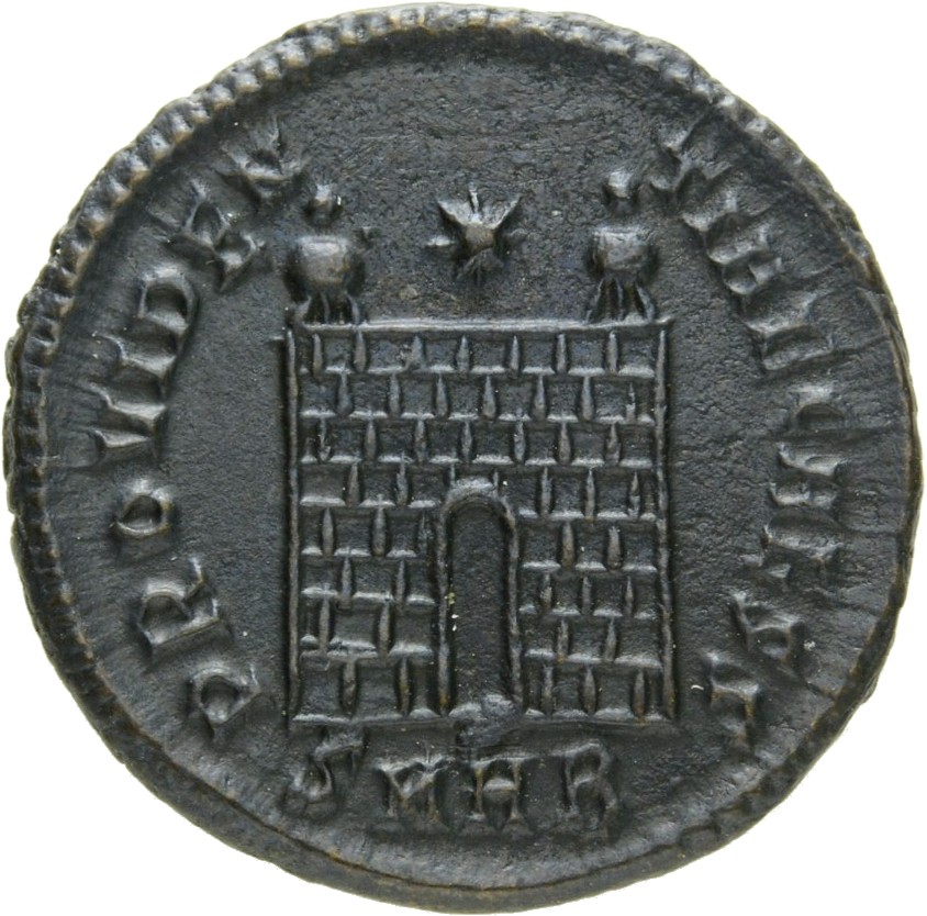 RIC VII Heraclea 77 Constantine I reverse, Camp gate with two turrets, without doors, varying number of stone layers; star...