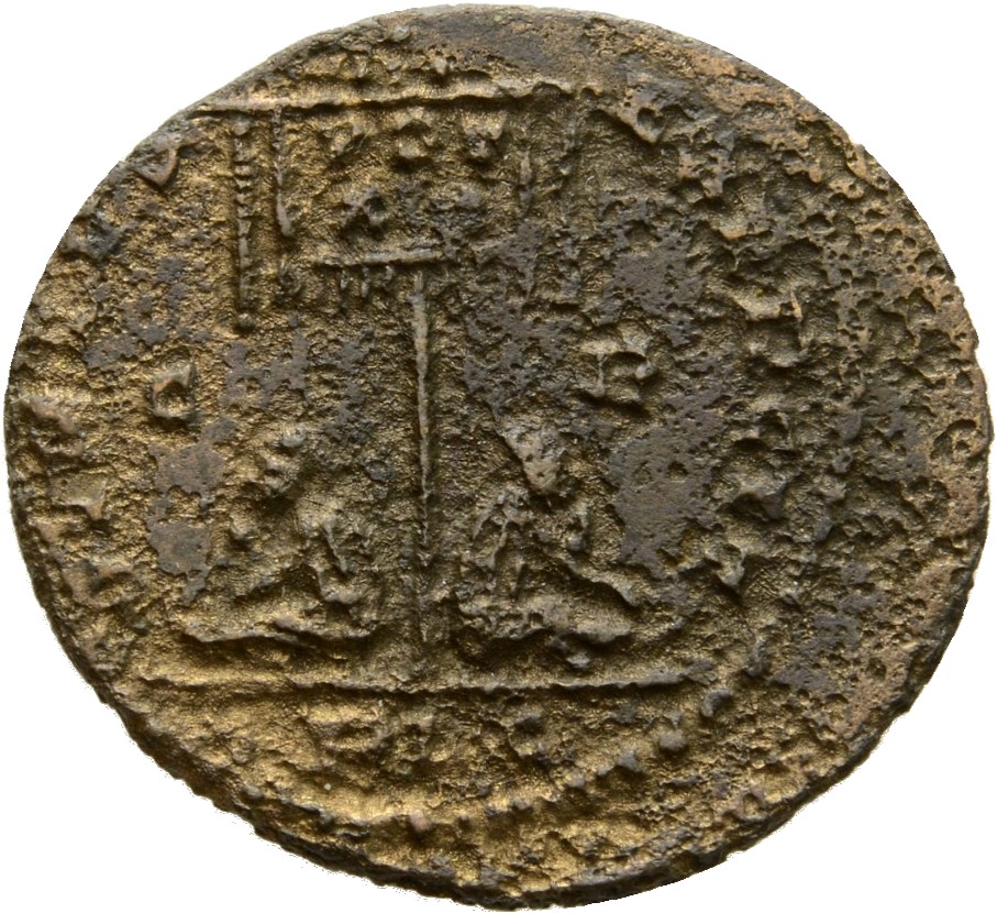 RIC VII Lugdunum 113 Constantine I reverse, Standard inscribed VOT/XX flanked by two seated captives