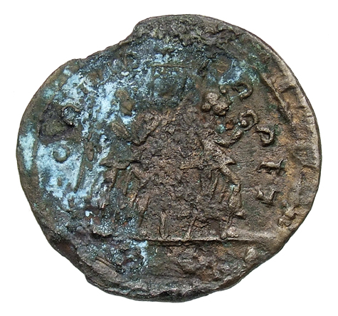RIC VII Rome 15 Licinius reverse, Two Victories, winged, draped, advancing right, both holding wreath in right hand and br...