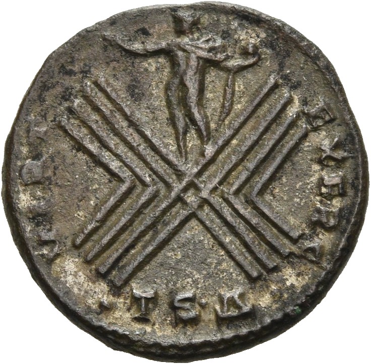 RIC VII Thessalonica 66 Constantine I reverse, Plan of Roman camp, Sol standing in middle, chlamys draped across left shou...
