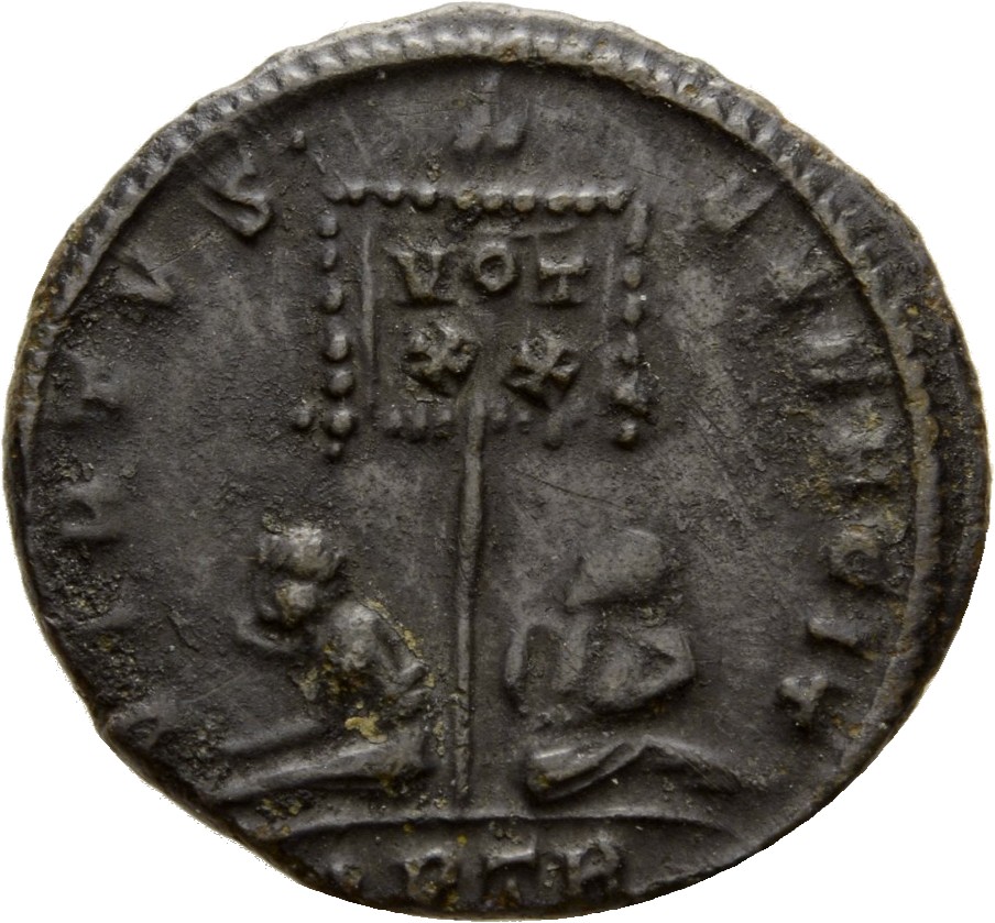 RIC VII Treveri 266 Constantine I reverse, Standard inscribed VOT/XX flanked by two seated captives