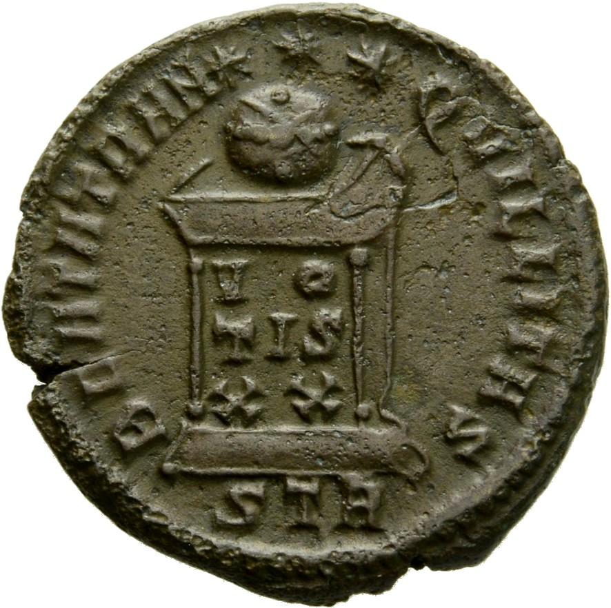 Constantine I reverse — Globe on altar inscribed VO/TIS/XX; above, three stars