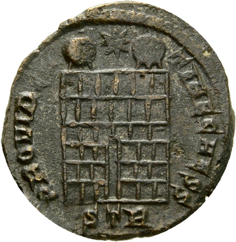 RIC VII Treveri 454 Constantine I reverse, Camp gate with two turrets, without doors; star above