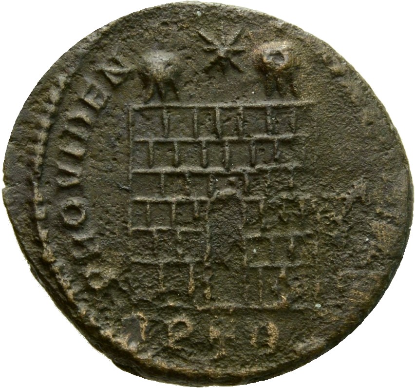 RIC VII Treveri 455 Constantine I reverse, Camp gate with two turrets, without doors; star above