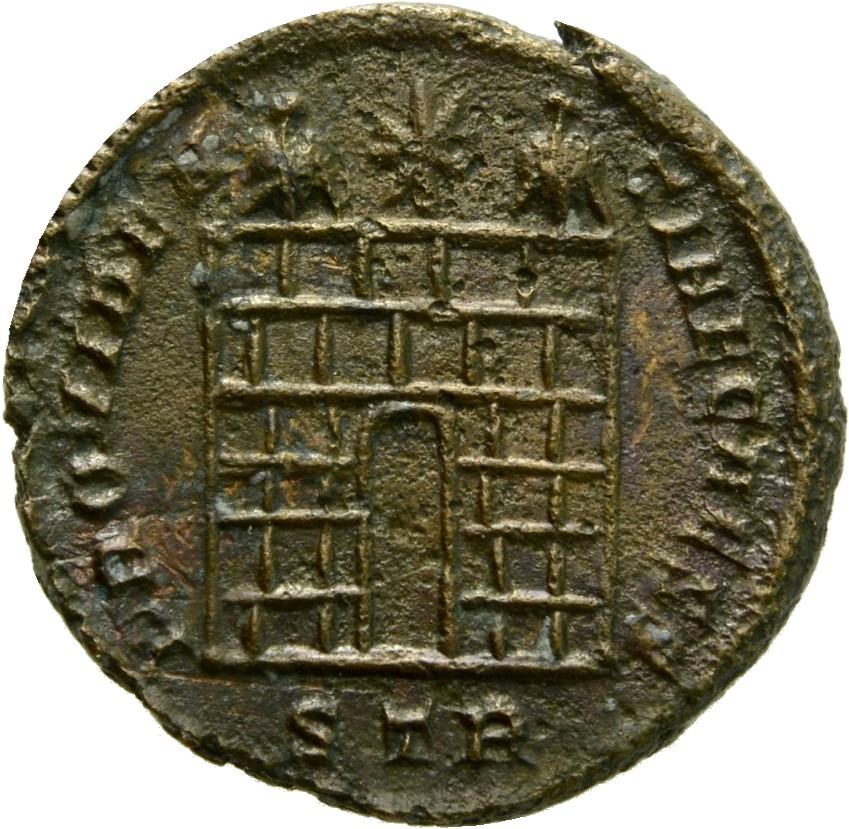 RIC VII Treveri 456 Constantine I reverse, Camp gate with two turrets, without doors; star above
