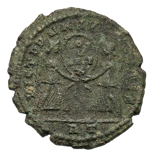 RIC VIII Rome 214 Magnentius reverse, Two Victories, winged, draped, standing facing each other, holding between them wrea...