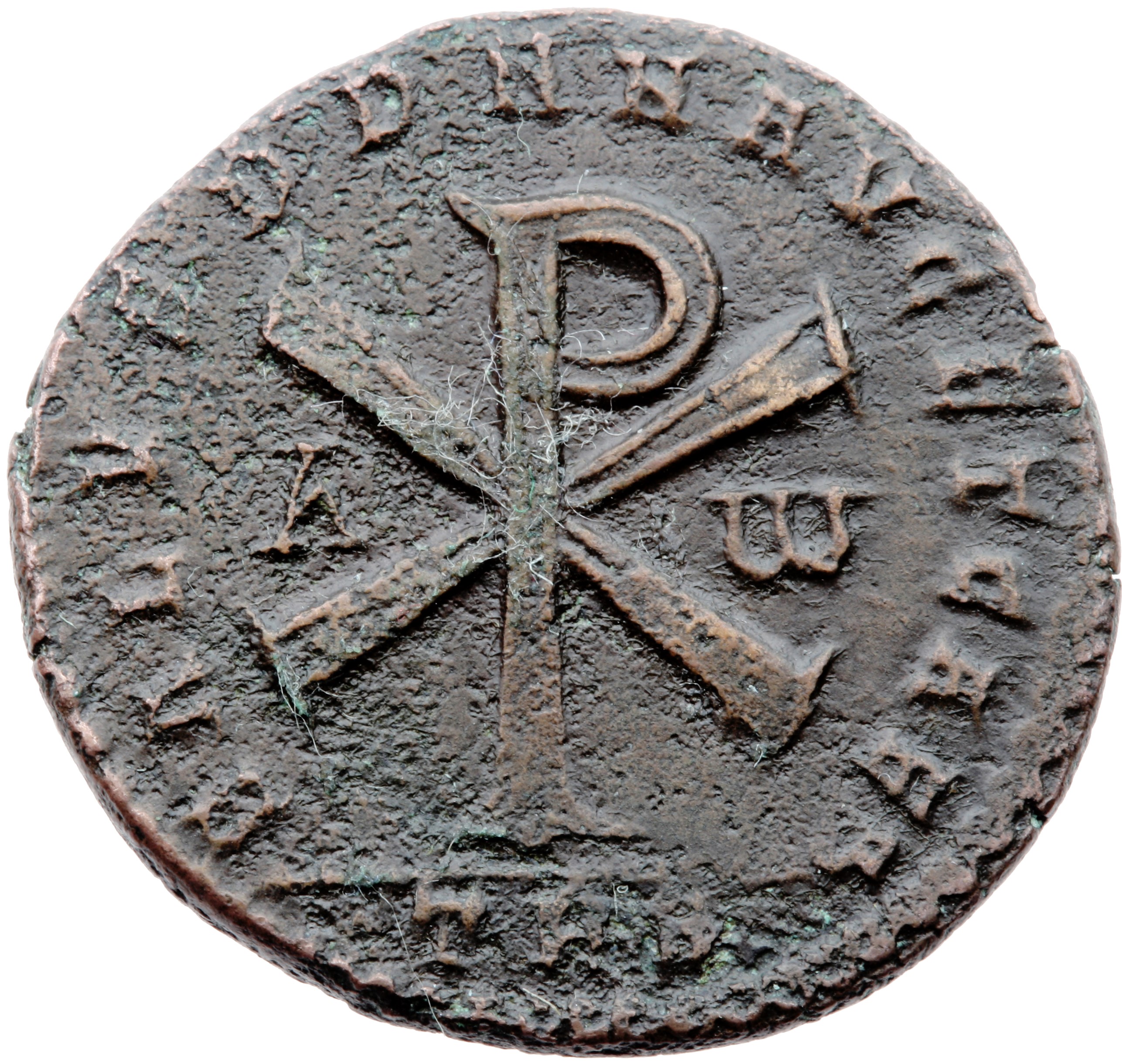 RIC VIII Treveri 318 Magnentius reverse, ☧ flanked by A and ω