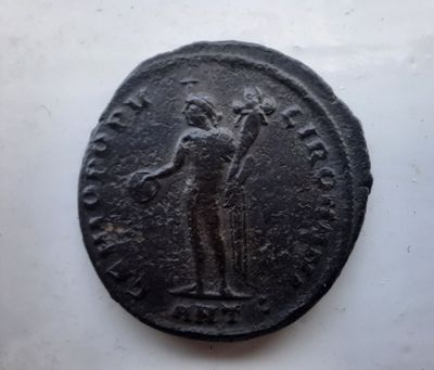 RIC VI Nicomedia 70a